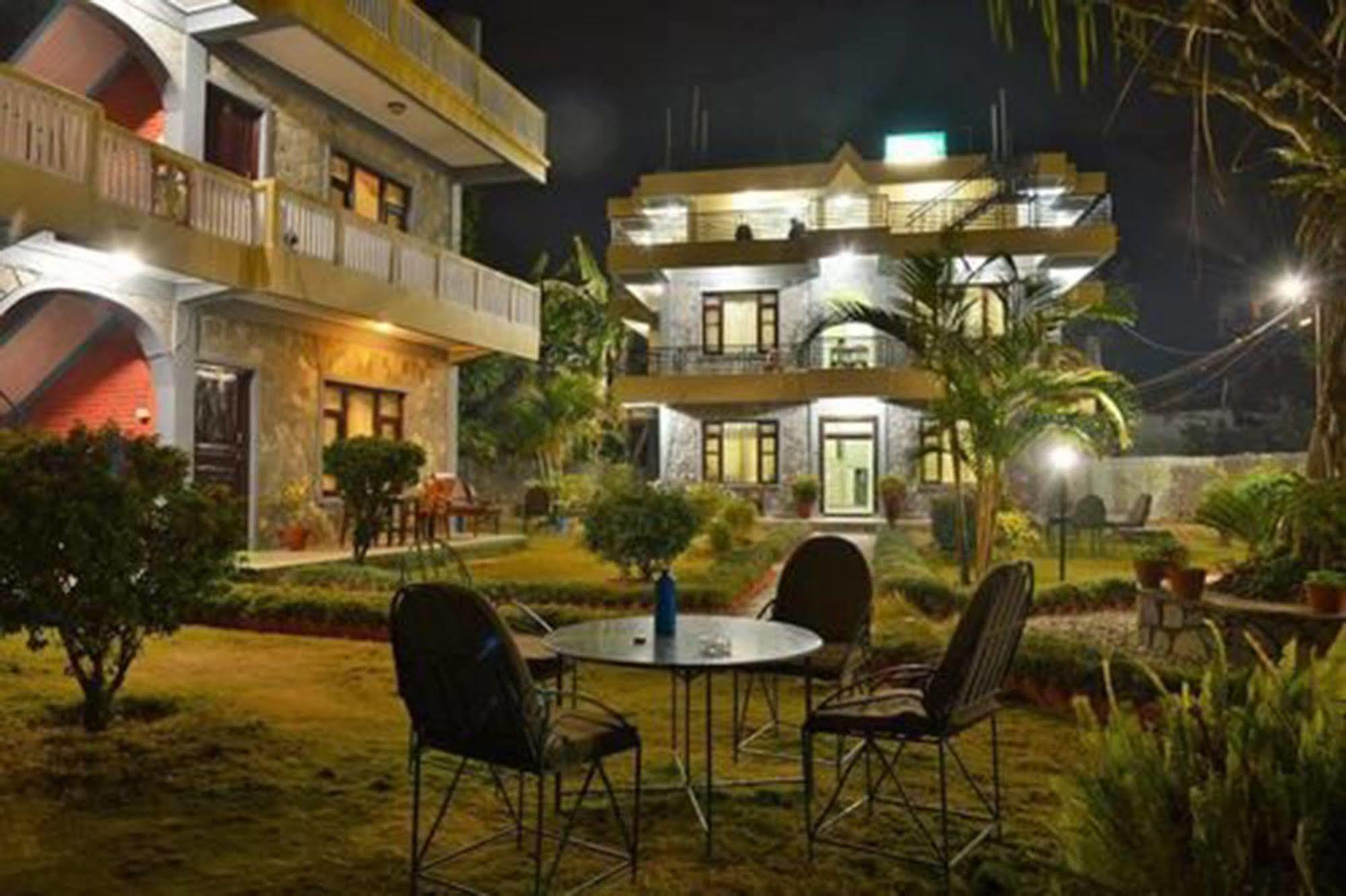 Hotel Mandala Pokhara Exterior photo